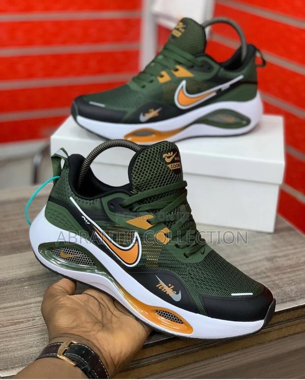 Nike Air Max Winflow Sneaker · Photo 1