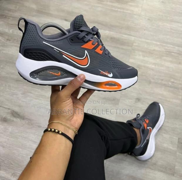 Nike Air Zoom Winflow V2 · Photo 1