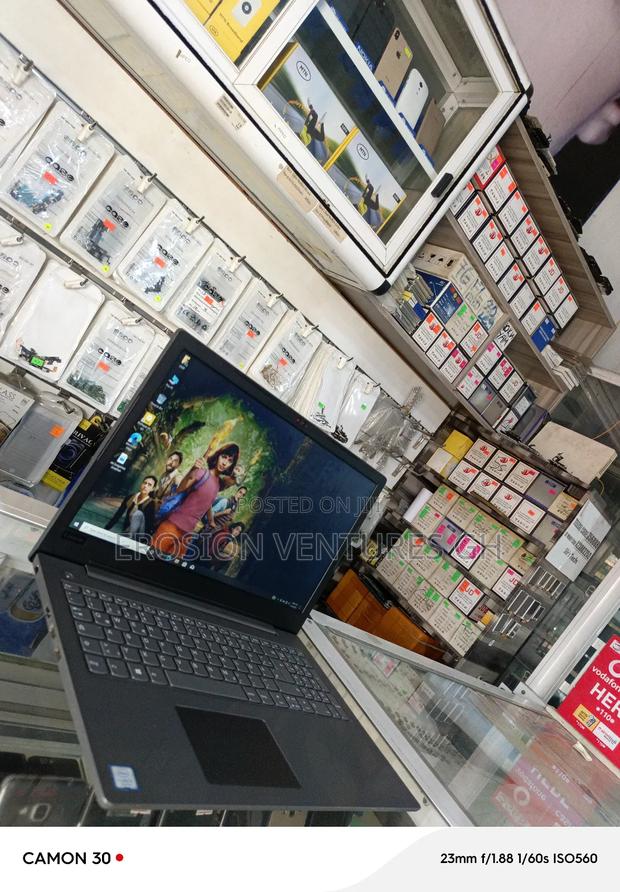 Laptop Lenovo 12GB Intel Core I3 SSD 256GB · Photo 1