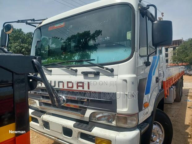 Hyundai Heavy-Duty Truck 14ton · Photo 2