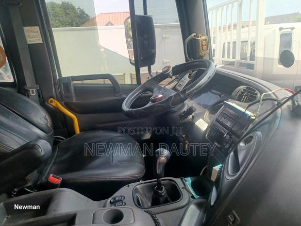 Hyundai Heavy-Duty Truck 14ton · Photo 3