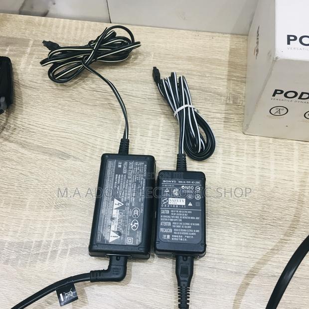 Sony Handy Camcorder Charger · Photo 2