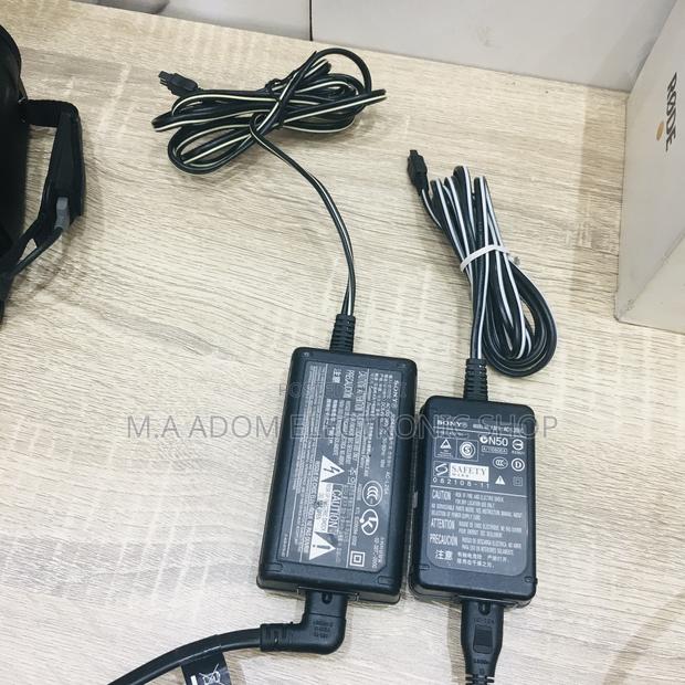 Sony Handy Camcorder Charger · Photo 1