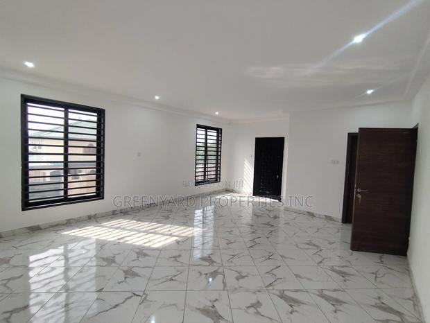5bdrm House in American House, East Legon for sale · Photo 2