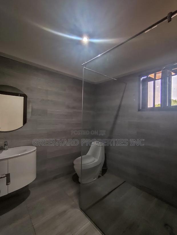 5bdrm House in American House, East Legon for sale · Photo 5
