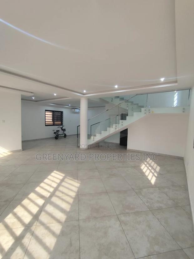 5bdrm House in American House, East Legon for sale · Photo 7