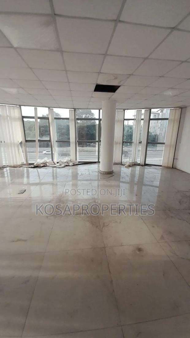 Office Building at Dzorwulu by the N1 Main Road for Rent · Photo 5