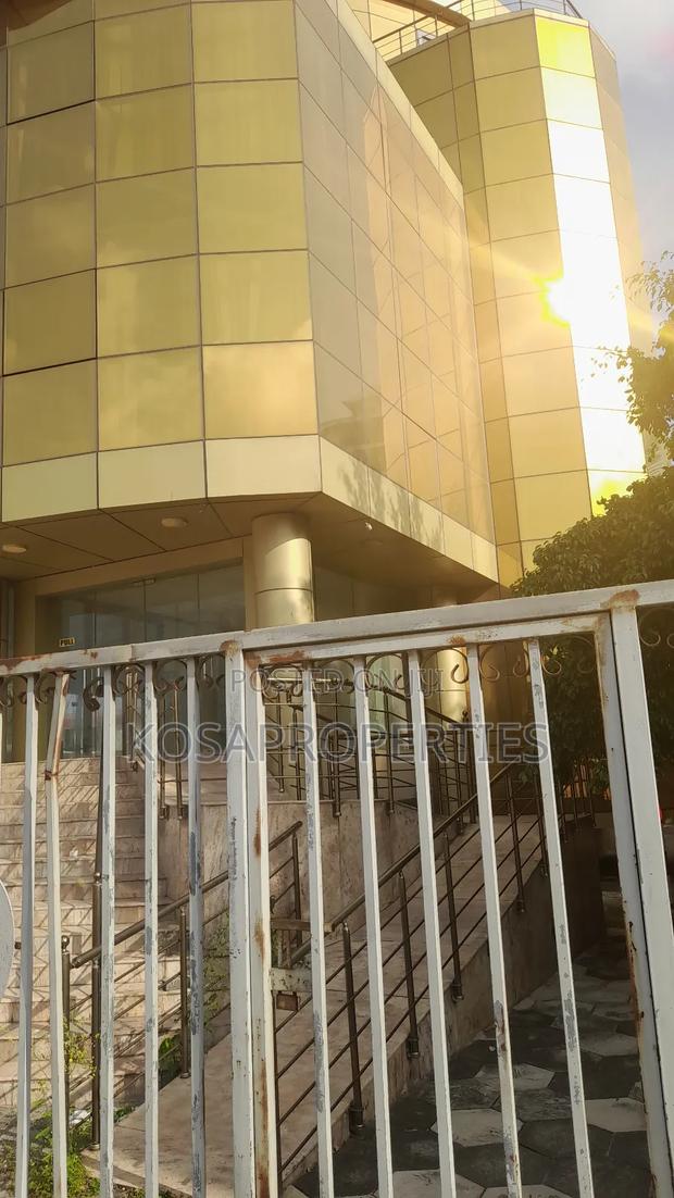 Office Building at Dzorwulu by the N1 Main Road for Rent · Photo 4