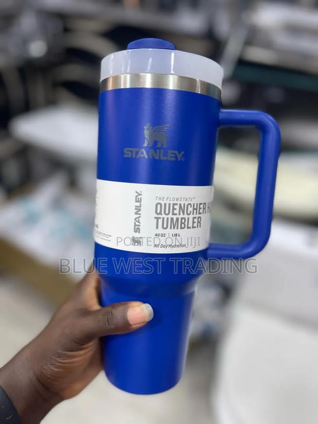 Stanley Cup (Blue) · Photo 4