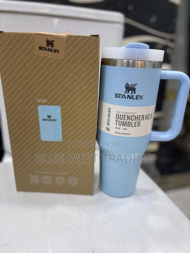 Stanley Cup Baby Blue · Photo 1
