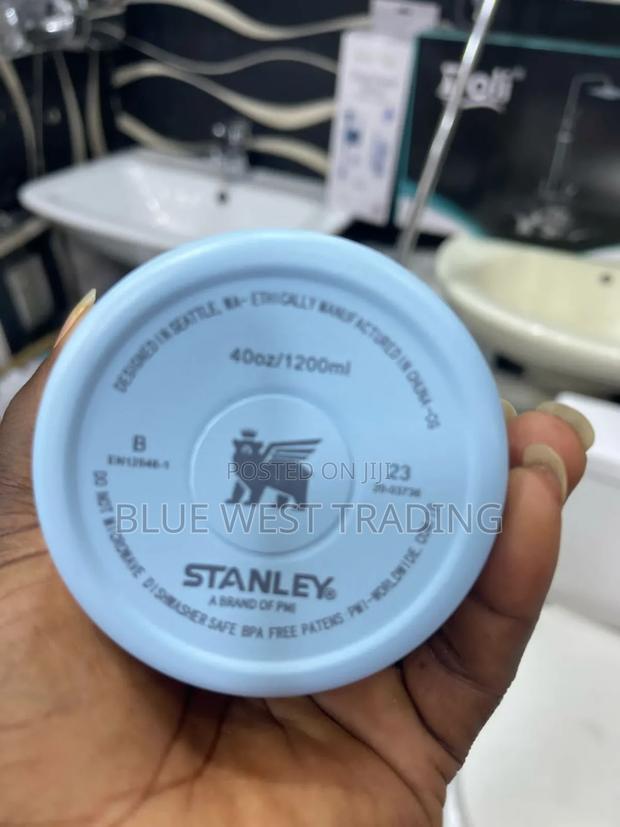 Stanley Cup Baby Blue · Photo 3