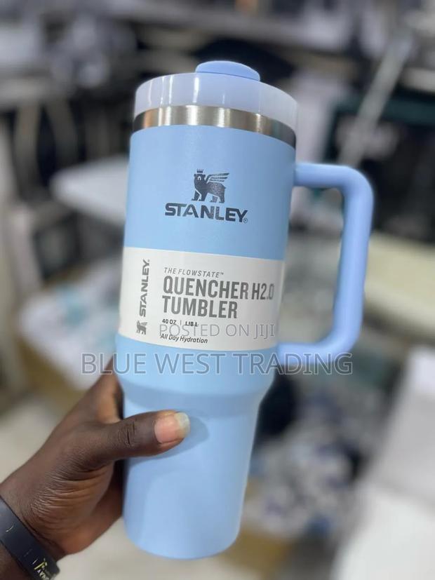 Stanley Cup Baby Blue · Photo 4