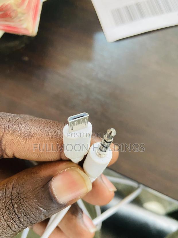 Micro Usb To 3.5mm Trrs Cable For V8 Sound Card · Photo 2