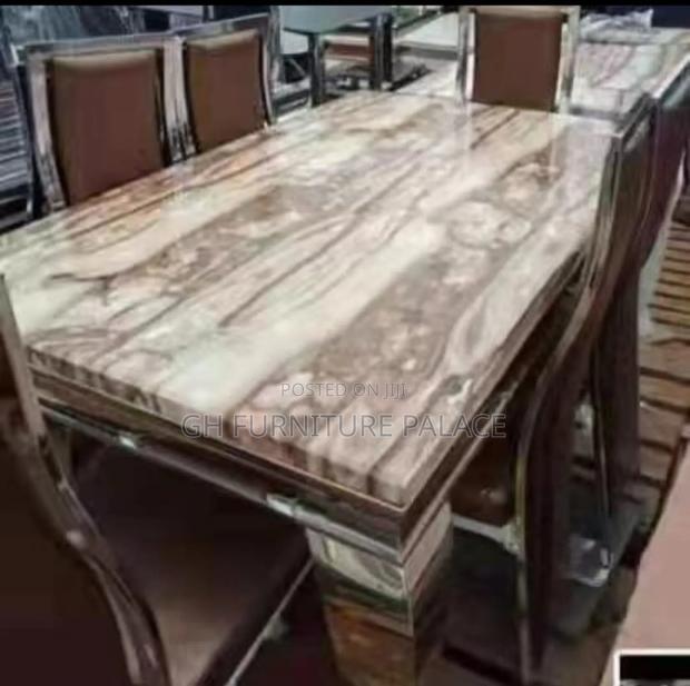 Dinning Table For Sale · Photo 1