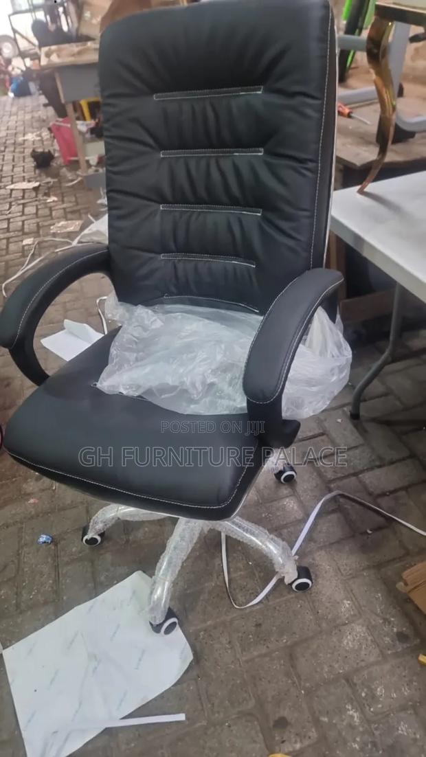 Swevil Chair For Office · Photo 1
