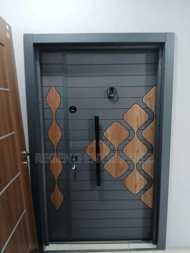 Full Quality Laminox Door · Photo 1