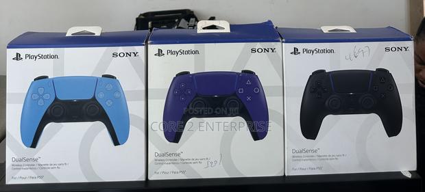 Ps 5 Controllers · Photo 1