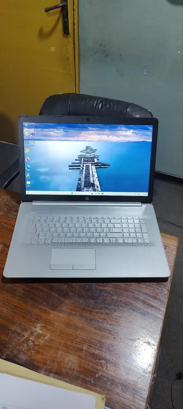 Laptop HP Pavilion 17 8GB Intel Core I5 SSD 256GB · Photo 5