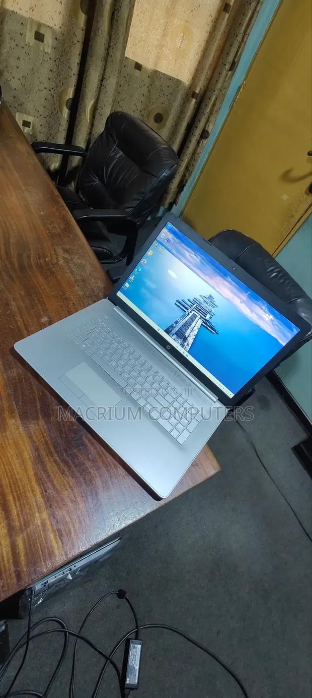 Laptop HP Pavilion 17 8GB Intel Core I5 SSD 256GB · Photo 7