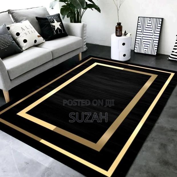 200cm by 300cm for Room's Center · Photo 1