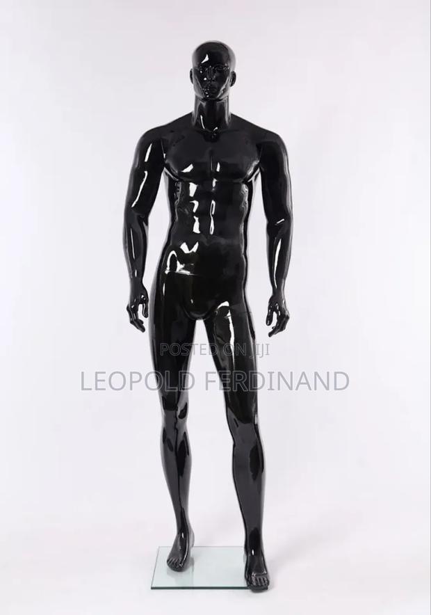Black Male Mannequin · Photo 1