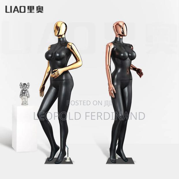 Gold Black Female Mannequins · Photo 2
