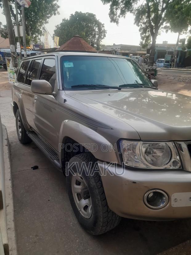 Nissan Patrol 2012 · Photo 3