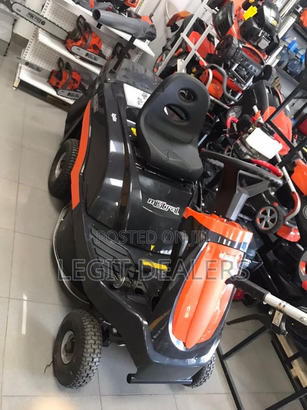 Brand New Leo Ride on Mower 12hp · Photo 5