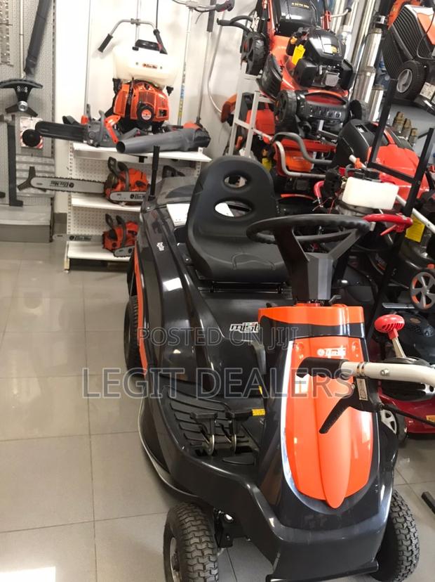 Brand New Leo Ride on Mower 12hp · Photo 4