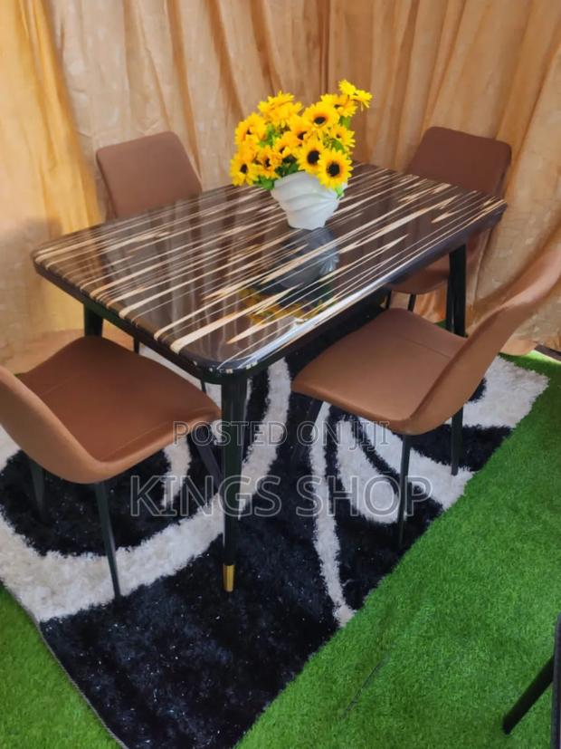 Marble Dining Set 4 Seater · Photo 1