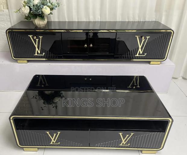 Louis Vuitton Tv Stand · Photo 1