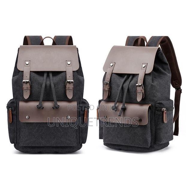New Quality Material Backpacks · Photo 1