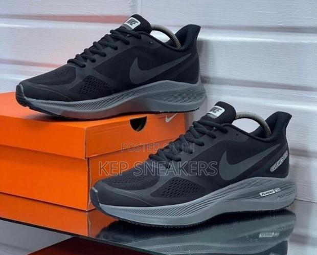 Nike Guide 10 Runner · Photo 1