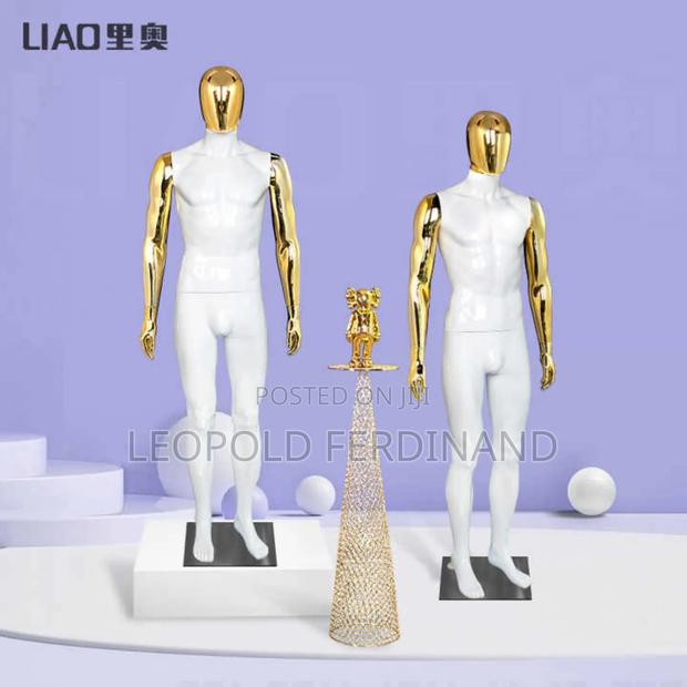 White Mannequin, Gold Head and Hamds · Photo 1