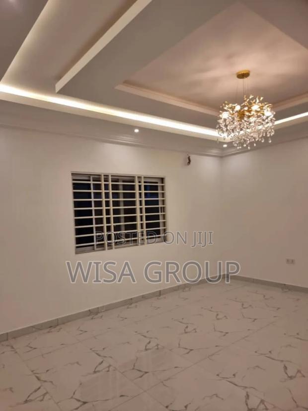 House for Sale · Photo 4