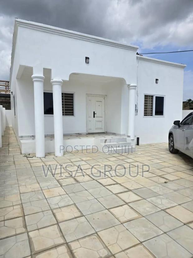 House for Sale · Photo 1