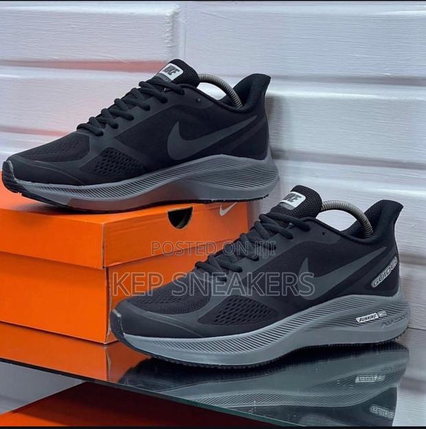 Nike Guide 10 Runner · Photo 2