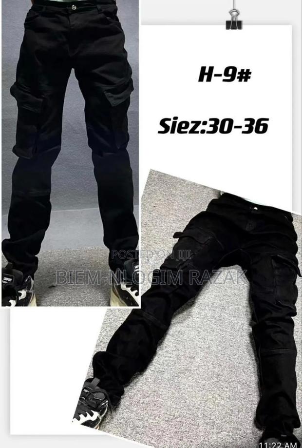 Jeans Available in Stock · Photo 4