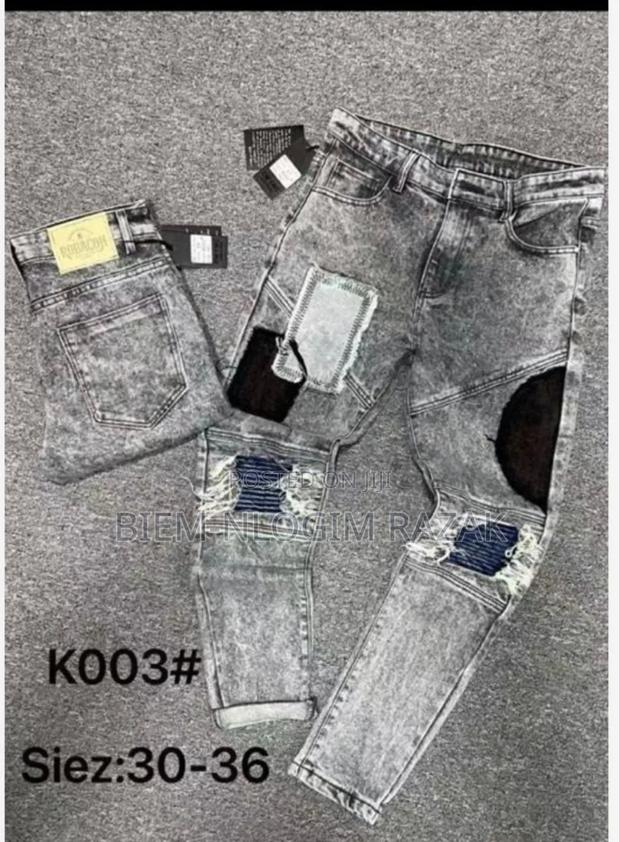 Jeans Available in Stock · Photo 5