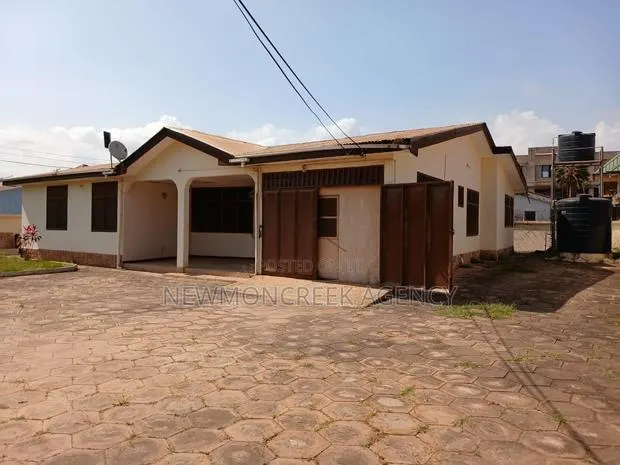 3bdrm Bungalow in Adenta Pantang, Barrier for sale · Photo 1