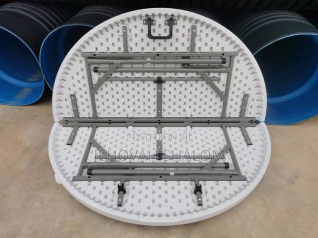 Round Table Available for Sale · Photo 1