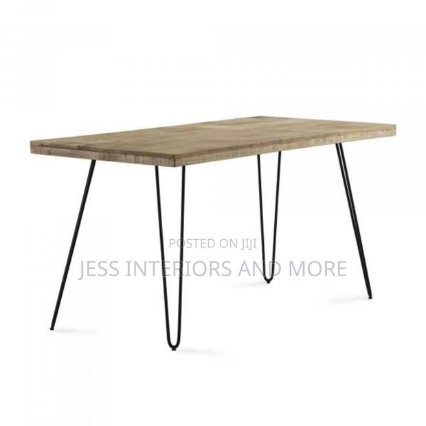 Galleta Natural Finish
Desk · Photo 4