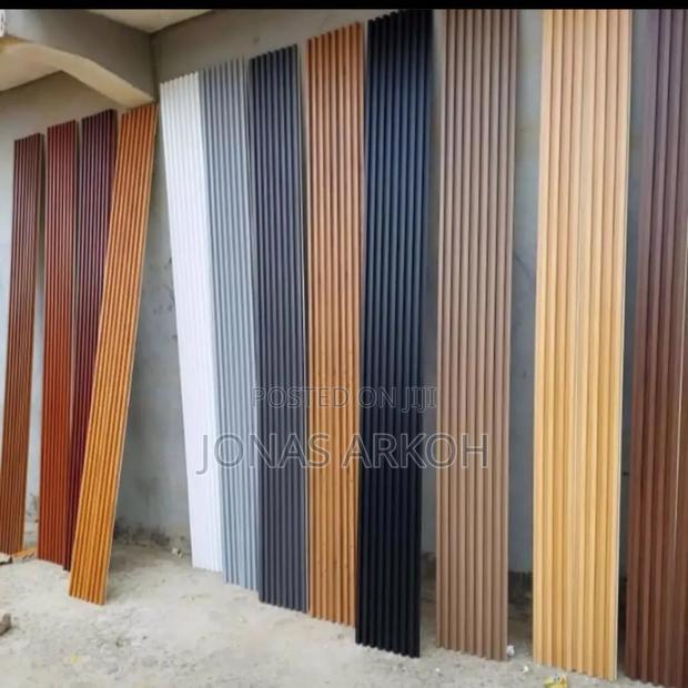 Elegant Fluted Wall Panel for Modern Interiors · Photo 1