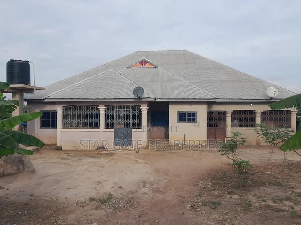 6bdrm House in Kenyasi Adwumam, Kumasi Metropolitan for sale · Photo 1