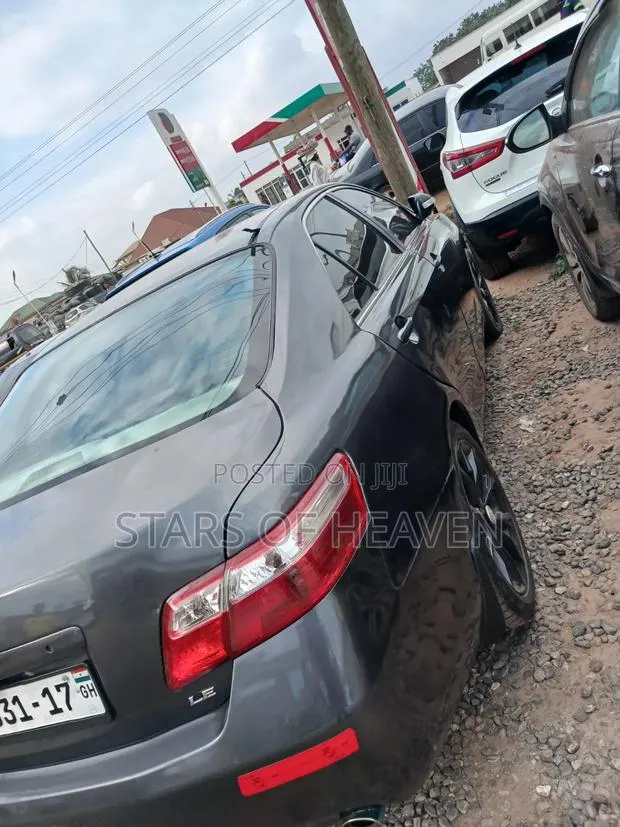 Toyota Camry 2010 · Photo 1