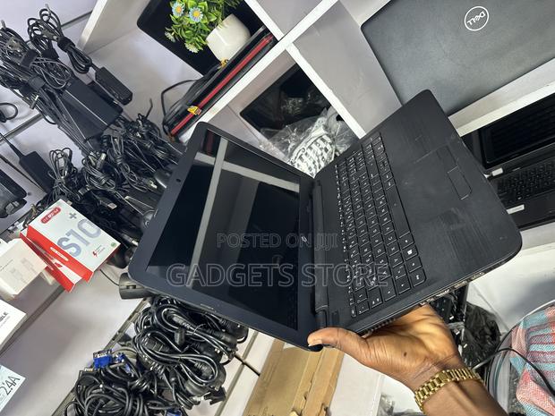 Laptop HP 15 8GB AMD A8 HDD 1T · Photo 3