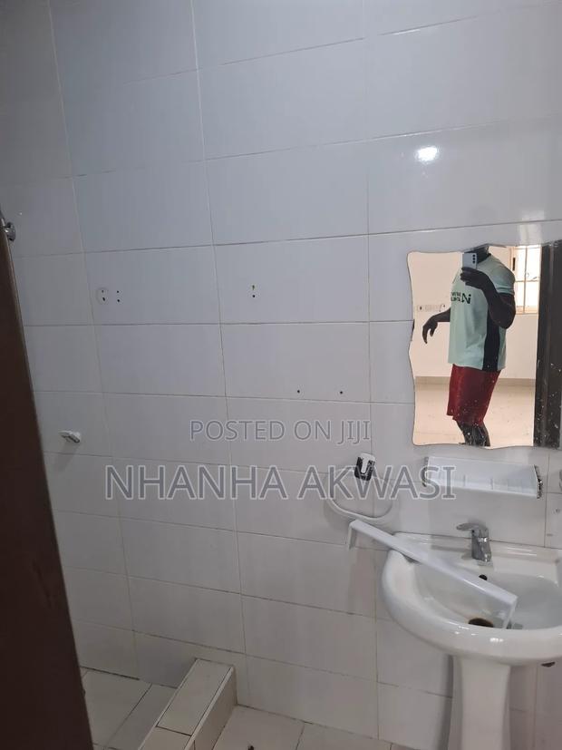 3bdrm House in Sakumono Community, Tema Metropolitan for rent · Photo 2