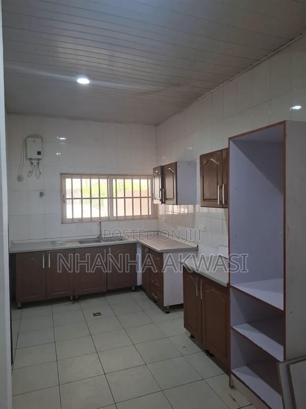 3bdrm House in Sakumono Community, Tema Metropolitan for rent · Photo 4
