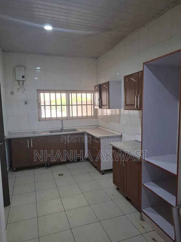 3bdrm House in Sakumono Community, Tema Metropolitan for rent · Photo 6