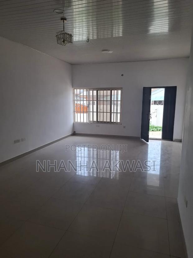 3bdrm House in Sakumono Community, Tema Metropolitan for rent · Photo 7